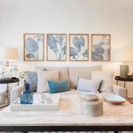 Apartment Premium In Benalbeach,